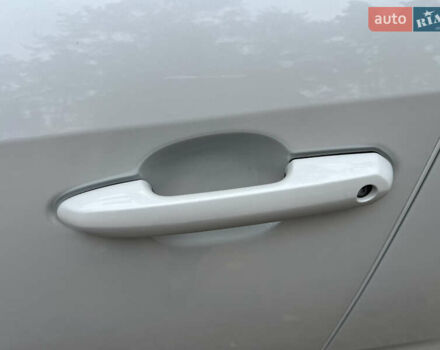 Белый Тойота RAV4 PHEV, объемом двигателя 0 л и пробегом 9 тыс. км за 44200 $, фото 13 на Automoto.ua