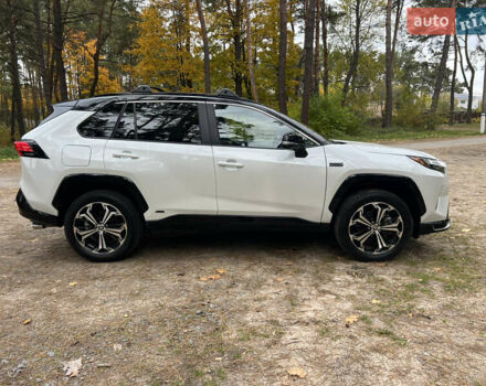 Белый Тойота RAV4 PHEV, объемом двигателя 0 л и пробегом 9 тыс. км за 44200 $, фото 4 на Automoto.ua