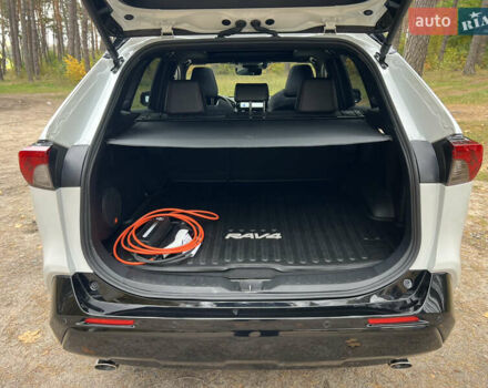 Белый Тойота RAV4 PHEV, объемом двигателя 0 л и пробегом 9 тыс. км за 44200 $, фото 39 на Automoto.ua