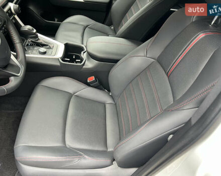 Белый Тойота RAV4 PHEV, объемом двигателя 0 л и пробегом 9 тыс. км за 44200 $, фото 26 на Automoto.ua
