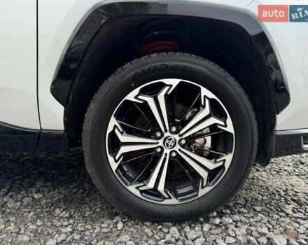 Белый Тойота RAV4 PHEV, объемом двигателя 2.5 л и пробегом 10 тыс. км за 44000 $, фото 14 на Automoto.ua