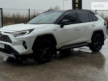 Білий Тойота RAV4 PHEV, об'ємом двигуна 2.5 л та пробігом 46 тис. км за 35000 $, фото 1 на Automoto.ua