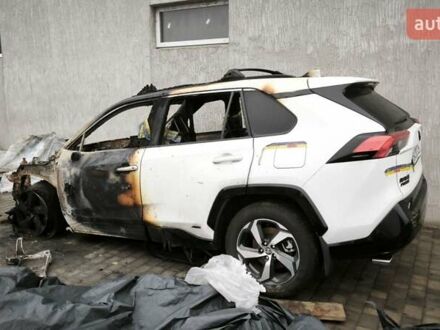 Белый Тойота RAV4 PHEV, объемом двигателя 2.49 л и пробегом 100 тыс. км за 6000 $, фото 1 на Automoto.ua