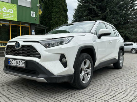 Тойота RAV4 PHEV 2021 в Львове на Automoto.ua Белый Тойота RAV4 PHEV, объемом двигателя 2.5 л и пробегом 129 тыс. км за 32500 $, фото 1 на Automoto.ua