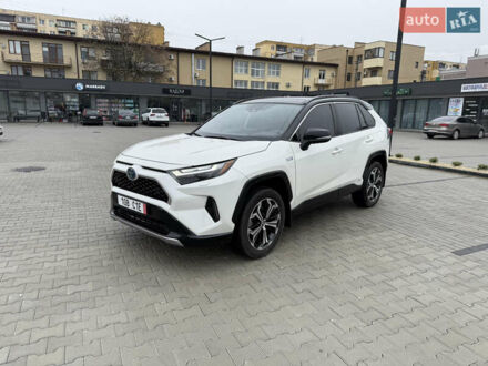 Тойота RAV4 PHEV 2022 в Ужгороде на Automoto.ua Белый Тойота RAV4 PHEV, объемом двигателя 0 л и пробегом 44 тыс. км за 38500 $, фото 1 на Automoto.ua