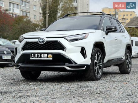 Белый Тойота RAV4 PHEV, объемом двигателя 2.5 л и пробегом 10 тыс. км за 44000 $, фото 1 на Automoto.ua