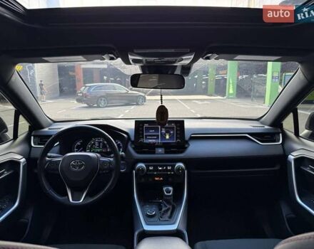 Черный Тойота RAV4 PHEV, объемом двигателя 2.49 л и пробегом 71 тыс. км за 43990 $, фото 28 на Automoto.ua