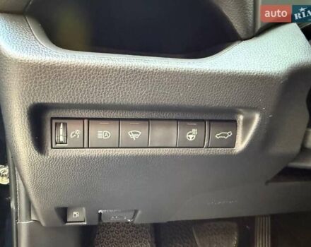 Черный Тойота RAV4 PHEV, объемом двигателя 2.49 л и пробегом 71 тыс. км за 40990 $, фото 18 на Automoto.ua