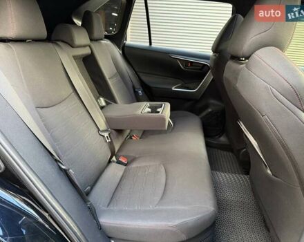Черный Тойота RAV4 PHEV, объемом двигателя 2.49 л и пробегом 71 тыс. км за 43990 $, фото 11 на Automoto.ua