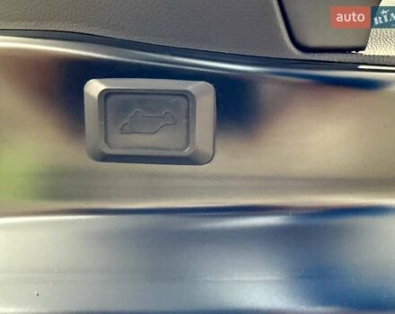 Черный Тойота RAV4 PHEV, объемом двигателя 2.49 л и пробегом 71 тыс. км за 43990 $, фото 29 на Automoto.ua