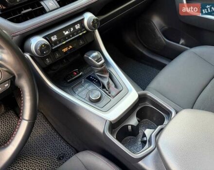 Черный Тойота RAV4 PHEV, объемом двигателя 2.49 л и пробегом 71 тыс. км за 40990 $, фото 27 на Automoto.ua