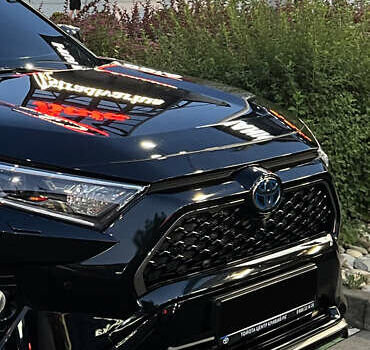 Черный Тойота RAV4 PHEV, объемом двигателя 2.49 л и пробегом 120 тыс. км за 46000 $, фото 6 на Automoto.ua