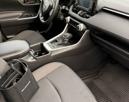 Черный Тойота RAV4 PHEV, объемом двигателя 2.5 л и пробегом 70 тыс. км за 26000 $, фото 9 на Automoto.ua