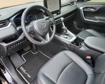 Черный Тойота RAV4 PHEV, объемом двигателя 2.49 л и пробегом 13 тыс. км за 48100 $, фото 7 на Automoto.ua