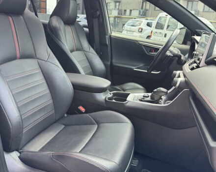 Красный Тойота RAV4 PHEV, объемом двигателя 2.49 л и пробегом 81 тыс. км за 42000 $, фото 23 на Automoto.ua