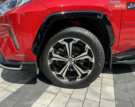 Красный Тойота RAV4 PHEV, объемом двигателя 2.49 л и пробегом 81 тыс. км за 42000 $, фото 4 на Automoto.ua