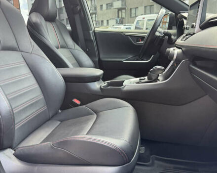 Красный Тойота RAV4 PHEV, объемом двигателя 2.49 л и пробегом 81 тыс. км за 42000 $, фото 22 на Automoto.ua