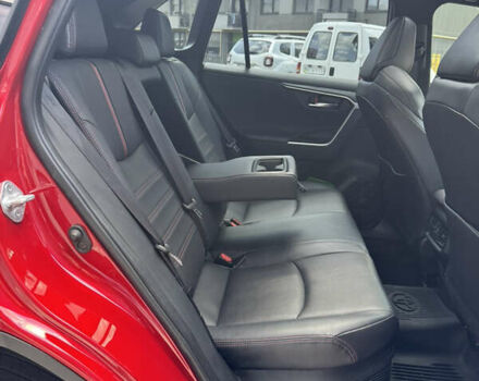 Красный Тойота RAV4 PHEV, объемом двигателя 2.49 л и пробегом 81 тыс. км за 42000 $, фото 19 на Automoto.ua