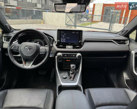 Красный Тойота RAV4 PHEV, объемом двигателя 2.49 л и пробегом 81 тыс. км за 42000 $, фото 24 на Automoto.ua