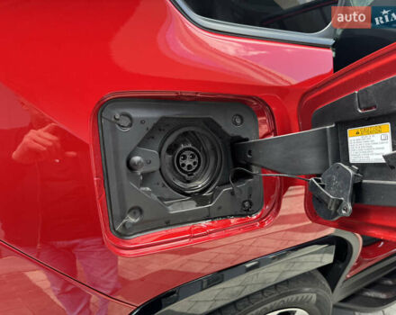Красный Тойота RAV4 PHEV, объемом двигателя 2.49 л и пробегом 81 тыс. км за 42000 $, фото 17 на Automoto.ua