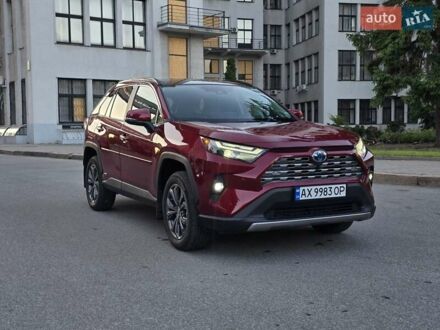 Тойота RAV4 PHEV 2024 в Киеве на Automoto.ua Красный Тойота RAV4 PHEV, объемом двигателя 2.49 л и пробегом 8 тыс. км за 45500 $, фото 1 на Automoto.ua
