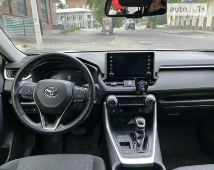 Тойота RAV4 PHEV, объемом двигателя 2.49 л и пробегом 47 тыс. км за 32000 $, фото 10 на Automoto.ua