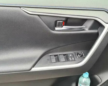 Тойота RAV4 PHEV, об'ємом двигуна 0 л та пробігом 157 тис. км за 31300 $, фото 5 на Automoto.ua
