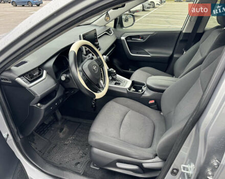 Сірий Тойота RAV4 PHEV, об'ємом двигуна 2.49 л та пробігом 137 тис. км за 29900 $, фото 8 на Automoto.ua