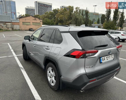 Сірий Тойота RAV4 PHEV, об'ємом двигуна 2.49 л та пробігом 137 тис. км за 29900 $, фото 4 на Automoto.ua