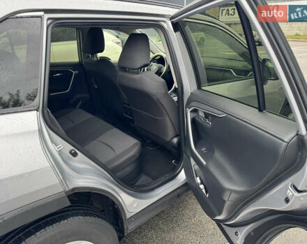 Сірий Тойота RAV4 PHEV, об'ємом двигуна 2.49 л та пробігом 137 тис. км за 29900 $, фото 14 на Automoto.ua
