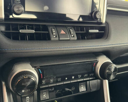 Серый Тойота RAV4 PHEV, объемом двигателя 2.49 л и пробегом 183 тыс. км за 31500 $, фото 7 на Automoto.ua