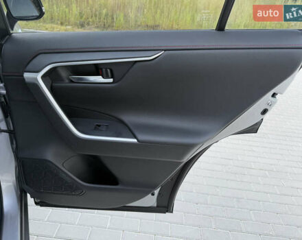 Серый Тойота RAV4 PHEV, объемом двигателя 2.49 л и пробегом 87 тыс. км за 36000 $, фото 41 на Automoto.ua