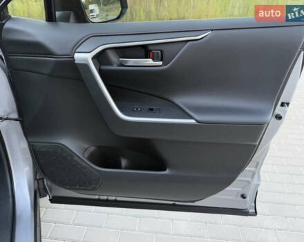 Серый Тойота RAV4 PHEV, объемом двигателя 2.49 л и пробегом 87 тыс. км за 36000 $, фото 38 на Automoto.ua