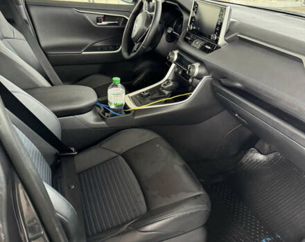 Серый Тойота RAV4 PHEV, объемом двигателя 2.49 л и пробегом 183 тыс. км за 31500 $, фото 3 на Automoto.ua
