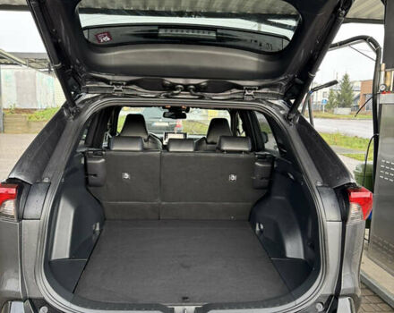 Серый Тойота RAV4 PHEV, объемом двигателя 2.49 л и пробегом 183 тыс. км за 31500 $, фото 5 на Automoto.ua