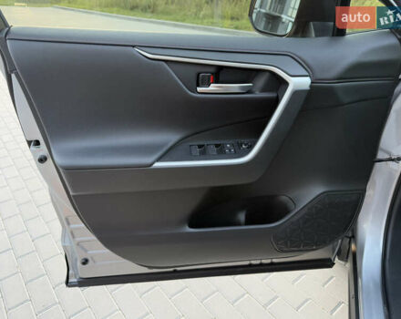 Серый Тойота RAV4 PHEV, объемом двигателя 2.49 л и пробегом 87 тыс. км за 36000 $, фото 33 на Automoto.ua