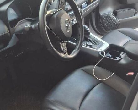 Серый Тойота RAV4 PHEV, объемом двигателя 2.5 л и пробегом 60 тыс. км за 37000 $, фото 4 на Automoto.ua