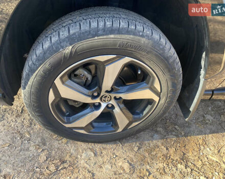 Серый Тойота RAV4 PHEV, объемом двигателя 2.49 л и пробегом 149 тыс. км за 37500 $, фото 11 на Automoto.ua