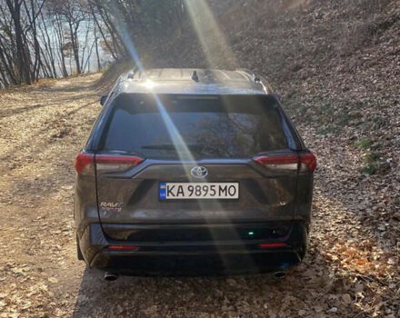 Серый Тойота RAV4 PHEV, объемом двигателя 2.49 л и пробегом 149 тыс. км за 37500 $, фото 3 на Automoto.ua