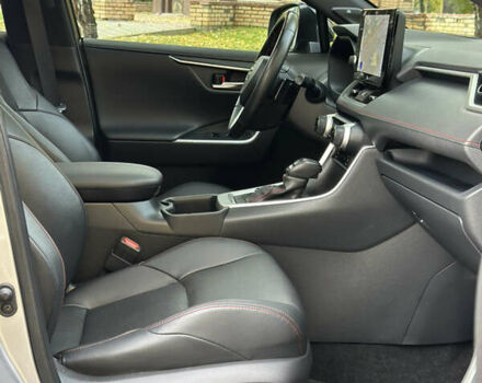 Сірий Тойота RAV4 PHEV, об'ємом двигуна 2.5 л та пробігом 63 тис. км за 49500 $, фото 47 на Automoto.ua