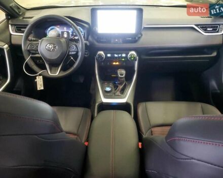 Серый Тойота RAV4 PHEV, объемом двигателя 2.49 л и пробегом 13 тыс. км за 35000 $, фото 7 на Automoto.ua