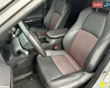 Серый Тойота RAV4 PHEV, объемом двигателя 2.5 л и пробегом 25 тыс. км за 48800 $, фото 44 на Automoto.ua