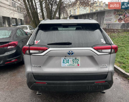 Серый Тойота RAV4 PHEV, объемом двигателя 0 л и пробегом 32 тыс. км за 34900 $, фото 5 на Automoto.ua