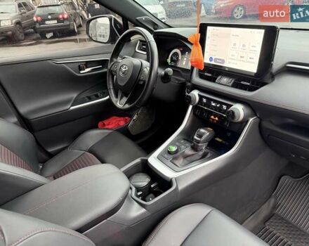 Серый Тойота RAV4 PHEV, объемом двигателя 2.5 л и пробегом 25 тыс. км за 48800 $, фото 40 на Automoto.ua