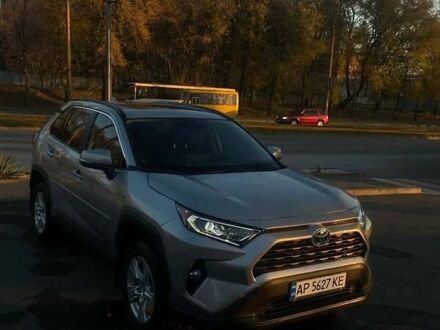 Тойота RAV4 PHEV 2019 в Запорожье на Automoto.ua Серый Тойота RAV4 PHEV, объемом двигателя 2.49 л и пробегом 60 тыс. км за 26500 $, фото 1 на Automoto.ua