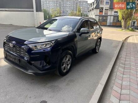 Тойота RAV4 PHEV 2023 в Белой Церкве на Automoto.ua Зеленый Тойота RAV4 PHEV, объемом двигателя 2.49 л и пробегом 35 тыс. км за 32300 $, фото 1 на Automoto.ua