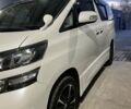 Белый Тойота Веллфаир, объемом двигателя 2.36 л и пробегом 120 тыс. км за 17500 $, фото 1 на Automoto.ua