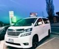 Белый Тойота Веллфаир, объемом двигателя 2.36 л и пробегом 120 тыс. км за 17500 $, фото 1 на Automoto.ua
