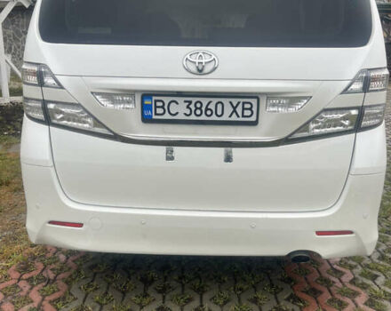 Белый Тойота Веллфаир, объемом двигателя 2.4 л и пробегом 80 тыс. км за 17200 $, фото 1 на Automoto.ua