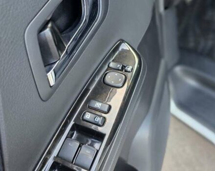 Білий Тойота Веллфаір, об'ємом двигуна 2.4 л та пробігом 110 тис. км за 15500 $, фото 23 на Automoto.ua